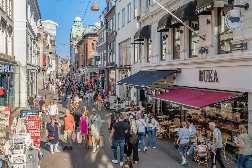 Central Og Charmerende Lejlighed Koppenhága Apartman